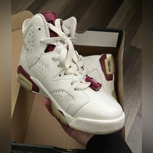 SIZE 5Y. JORDAN 6s. WHITE/MAROON.